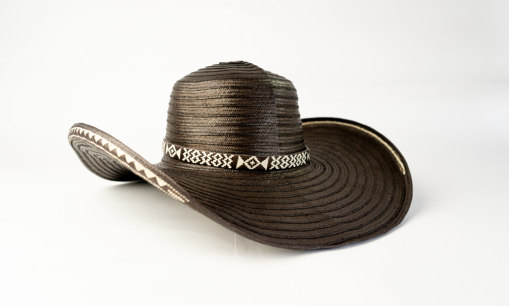 SOMBRERO NEGRO CON PEINE