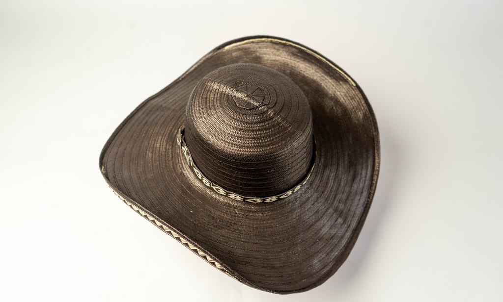 SOMBRERO NEGRO CON PEINE